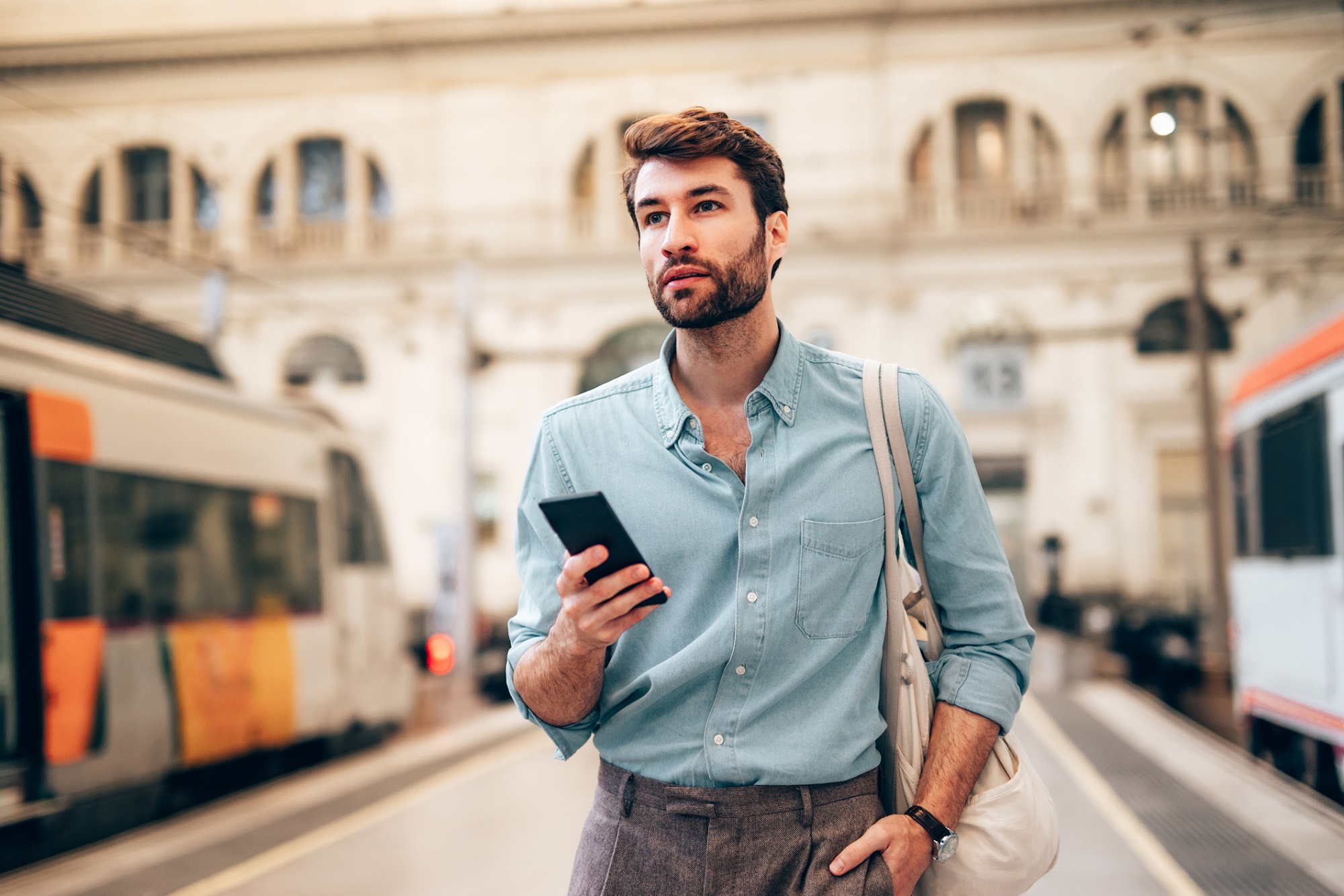 Οι 4 πιο χρήσιμες συμβουλές για όταν ταξιδεύεις μόνος