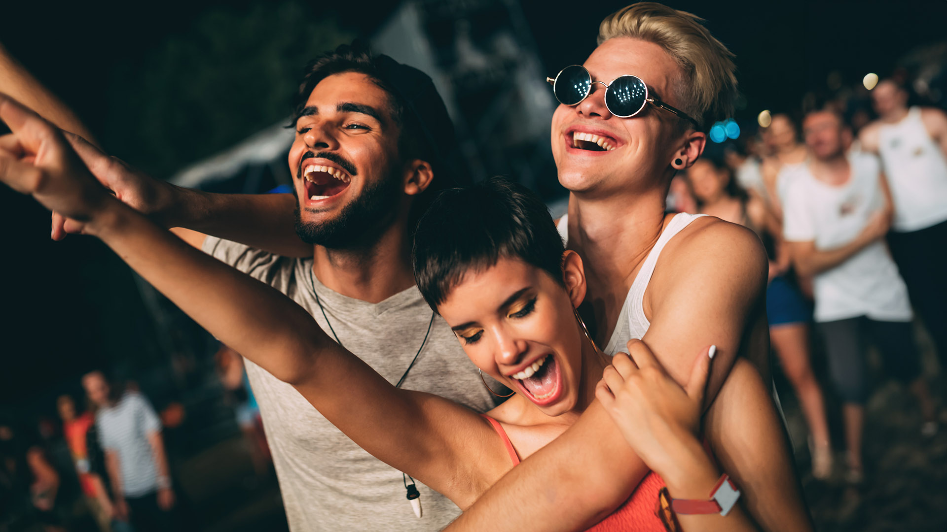 Γιατί ξεκινάς να τραγουδάς και εσύ όταν ακούς ένα τραγούδι