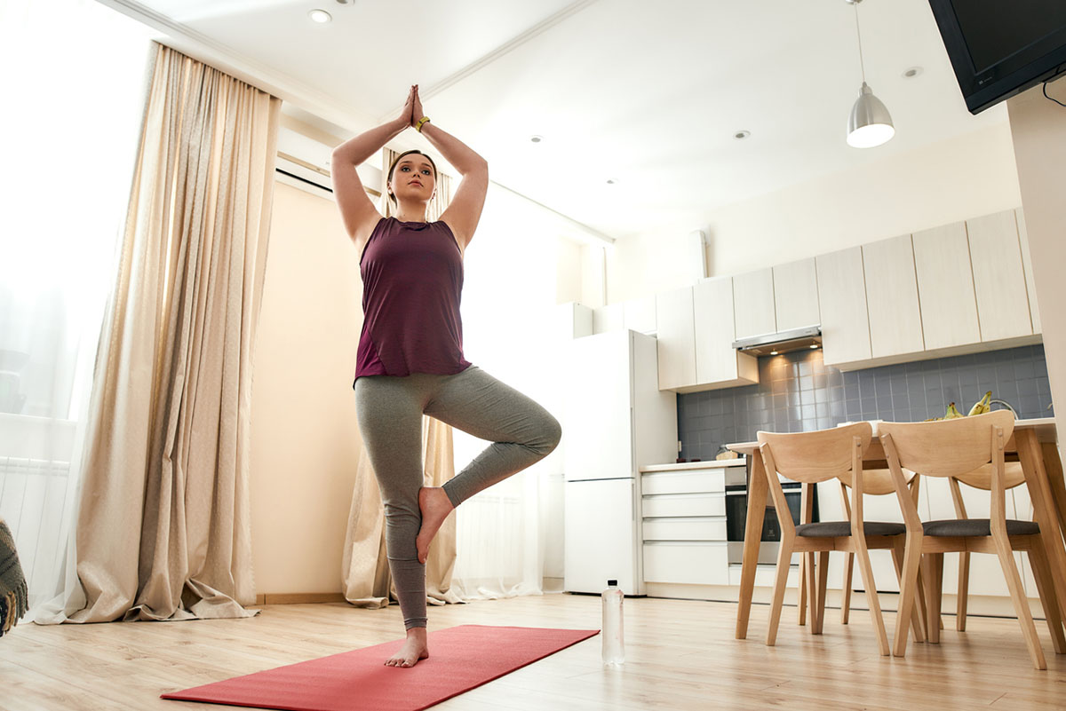 4 στάσεις yoga ιδανικές για την λοχεία