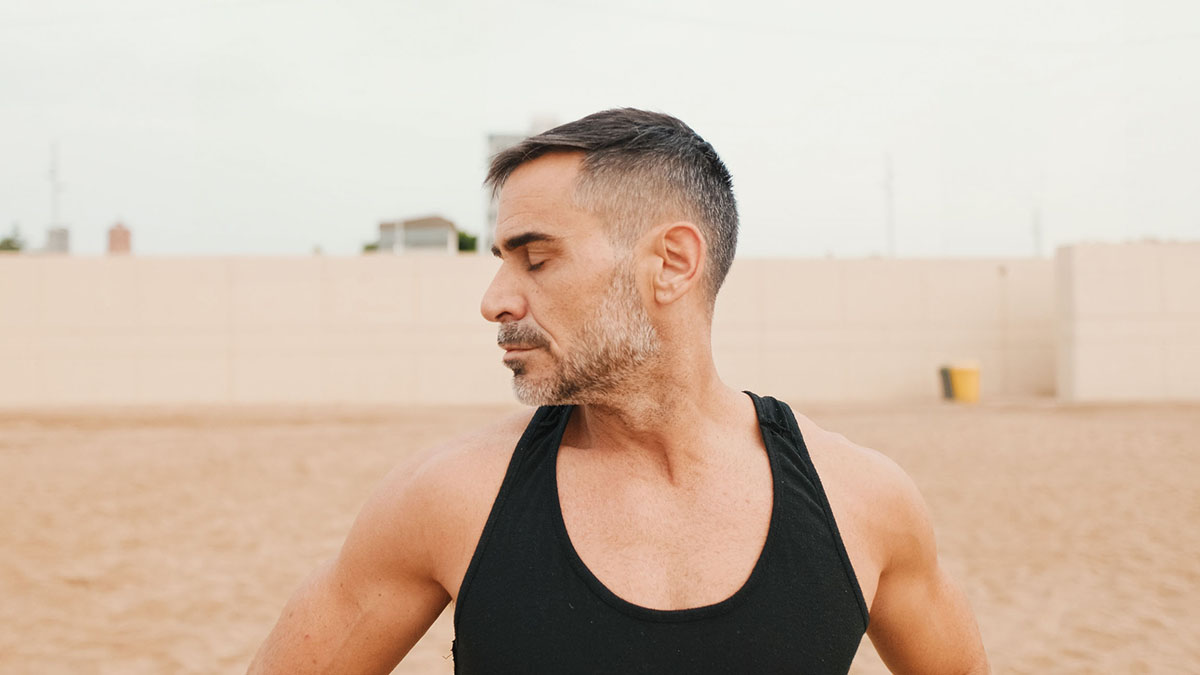 Οι 5 στάσεις της yoga που ανακουφίζουν από τον πόνο στον αυχένα