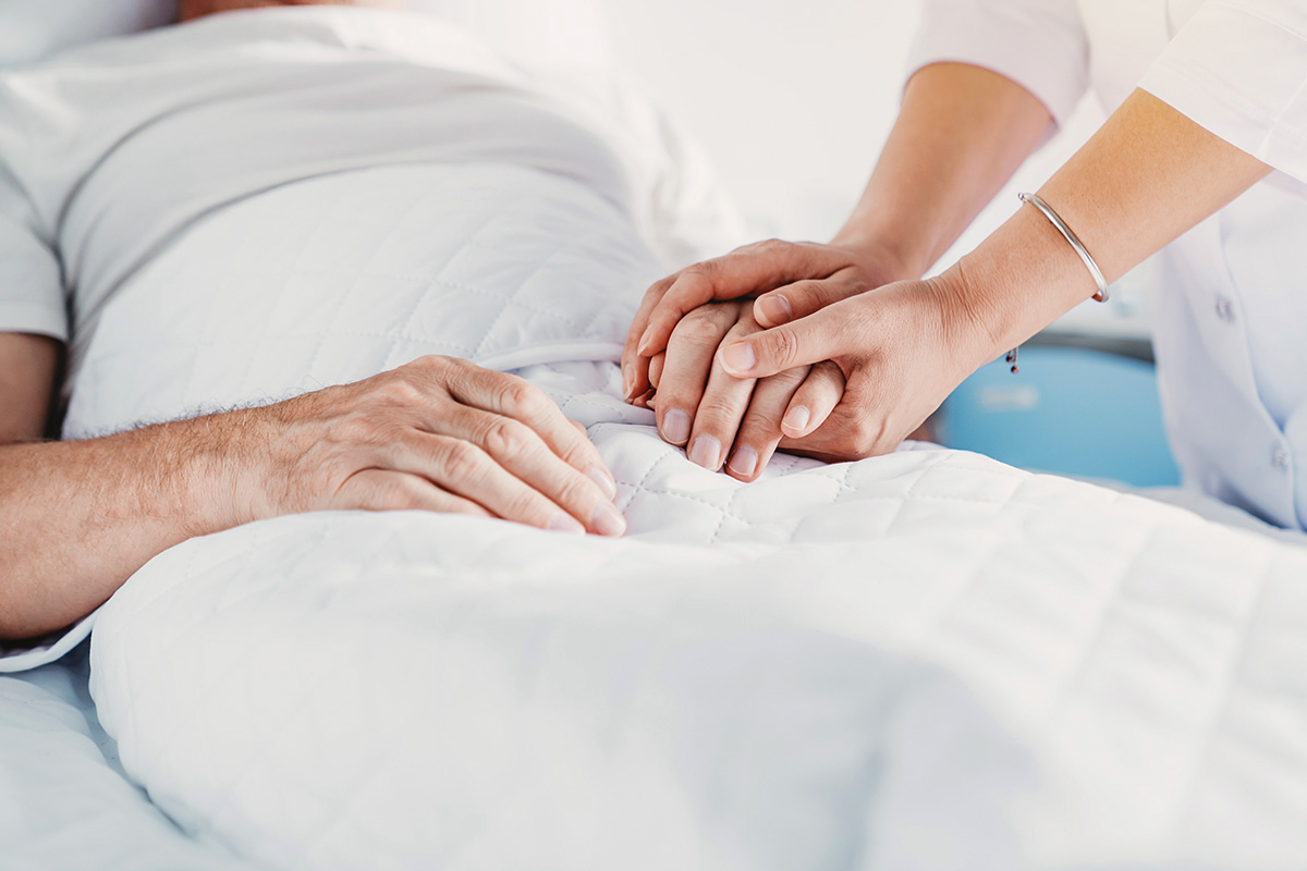 νοσηλεία κατ' οίκον