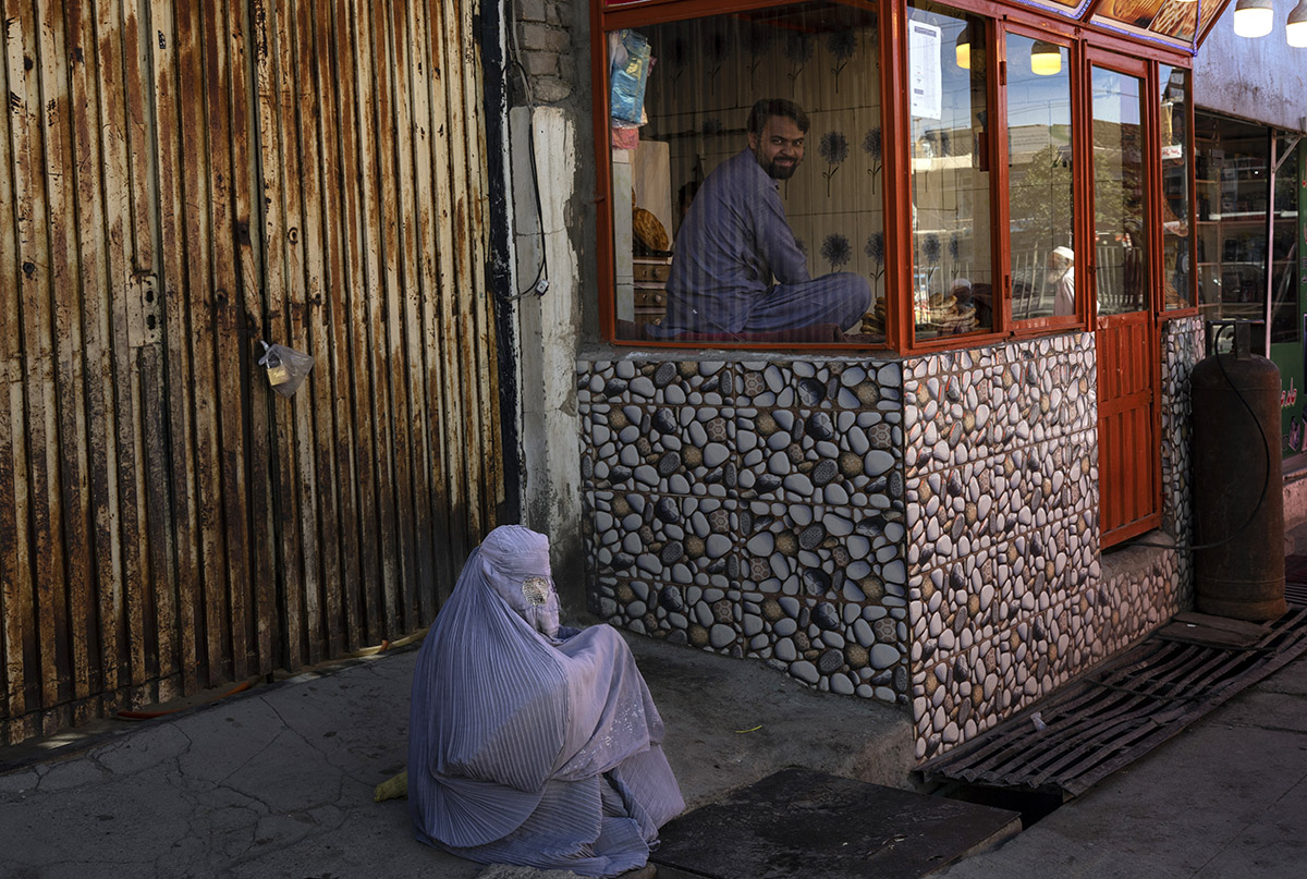 Οι γυναίκες στο Αφγανιστάν δεν δικαιούνται πλέον να έχουν φωνή