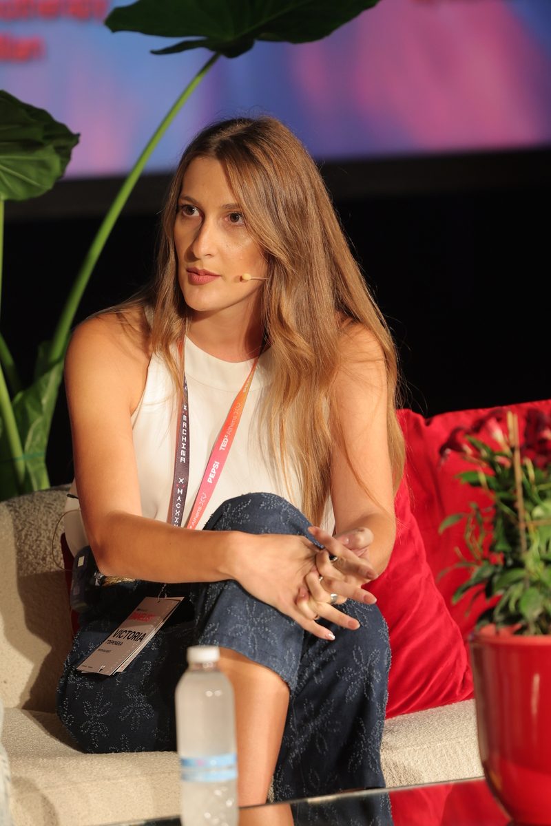 Β. Τσεπενέκα: «Η οθόνη δεν απαιτεί τη συναισθηματική επένδυση της δια ζώσης επαφής»