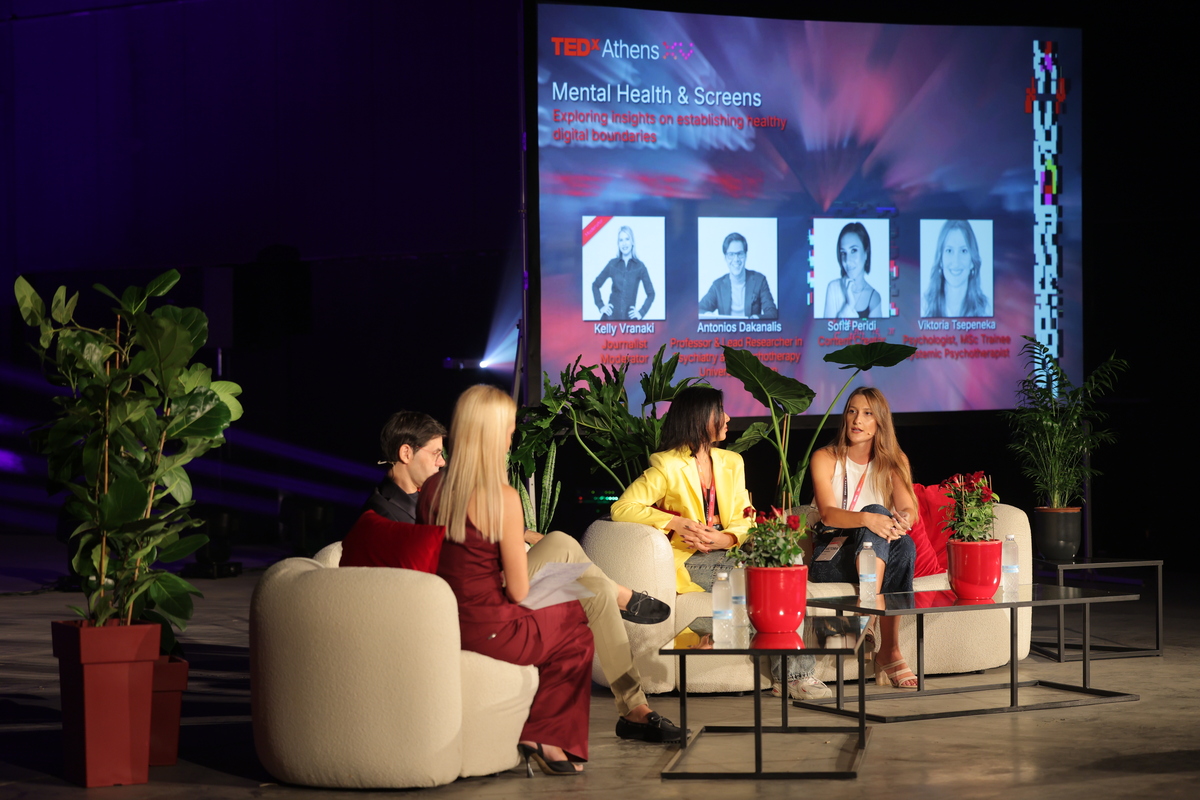 Β. Τσεπενέκα: «Η οθόνη δεν απαιτεί τη συναισθηματική επένδυση της δια ζώσης επαφής»