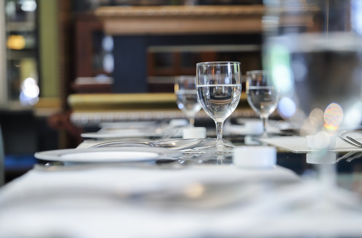 Ποιες είναι οι κατάλληλες ώρες της μέρας για να πίνεις νερό