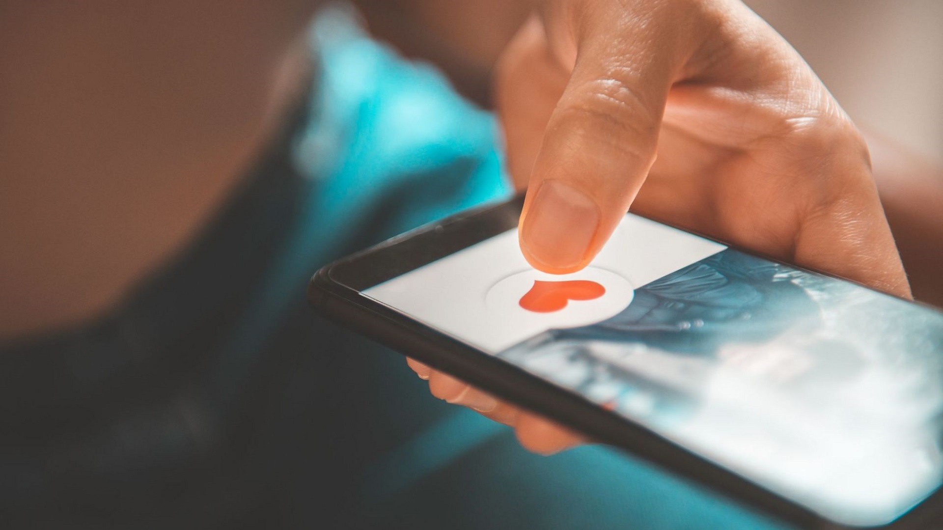 Γιατί τα dating apps έχουν πάρει την «κάτω βόλτα»;