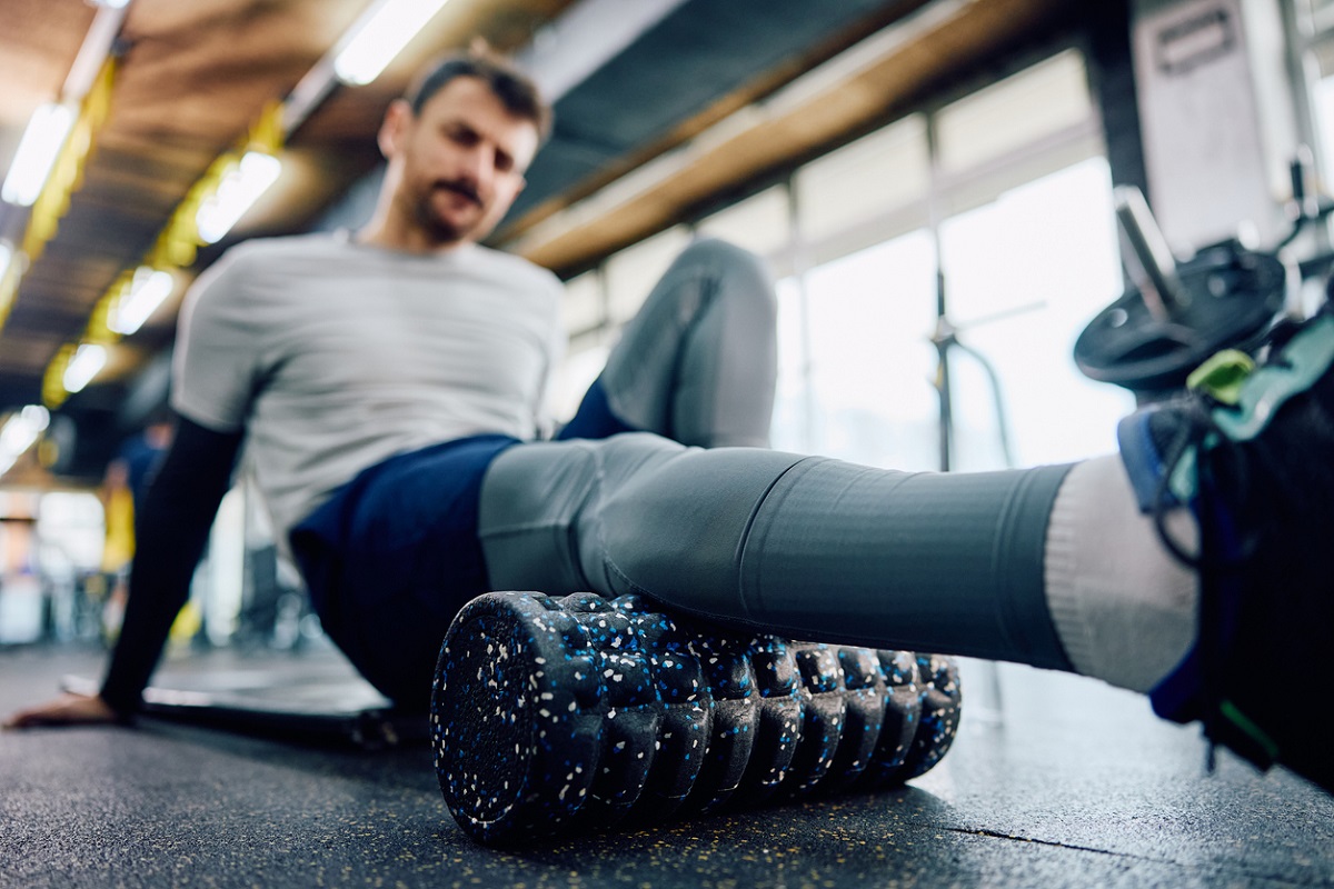 8 μαγικές κινήσεις του foam roller που θα ανακουφίσουν το σώμα σου