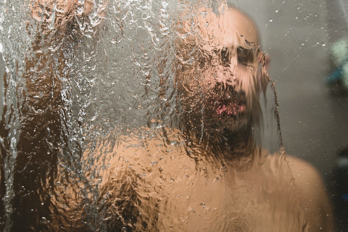 Πώς ένα απλό ντους λειτουργεί ως «καμπανάκι» για την άνοια