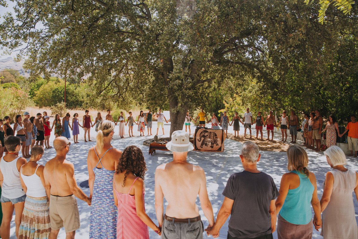 Πήγα για ecstatic dance και γνώρισα τους πιο χαρούμενους ανθρώπους