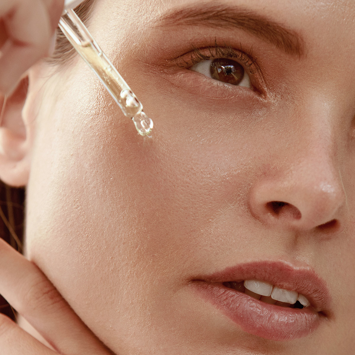 Πώς να δείχνεις ξεκούραστη και λαμπερό το βράδυ του ρεβεγιόν