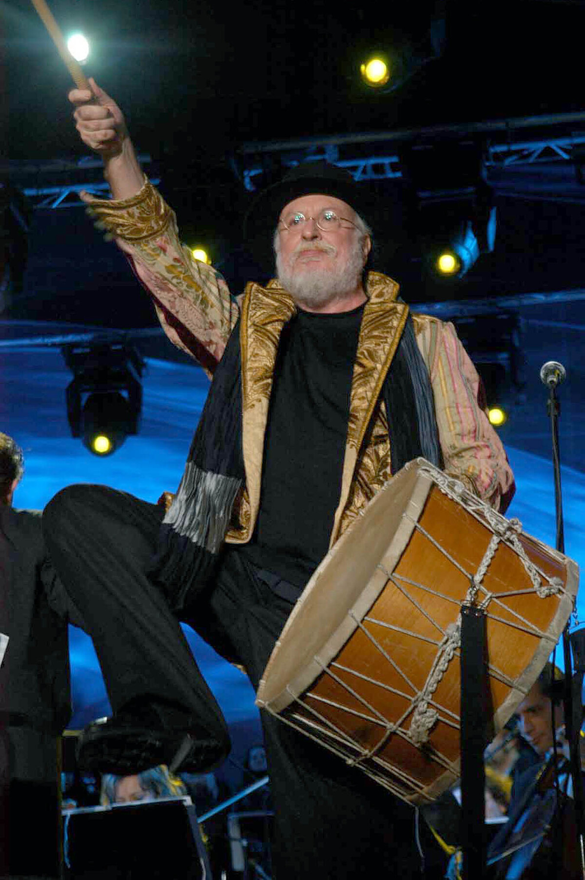 Ο Διονύσης Σαββόπουλος έγινε 80 ετών και το NEWS 24/7 του έκανε δώρο ένα υπέροχο ντοκιμαντέρ