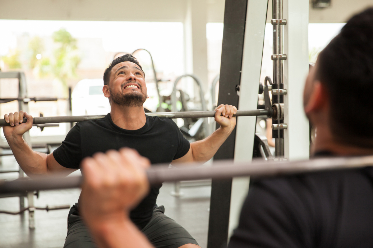 Αν είσαι άνω των 40 αυτός ο φυσικοθεραπευτής ζητά να τον ακούσεις