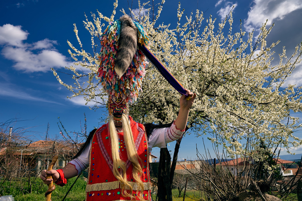 Φωτογραφικό ταξίδι σε 10 θρυλικά καρναβάλια της Ελλάδας