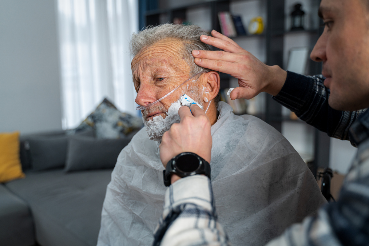 Η συναισθηματική πρόκληση του φροντιστή: Γιατί νιώθεις ενοχές και πώς να τις ξεπεράσεις