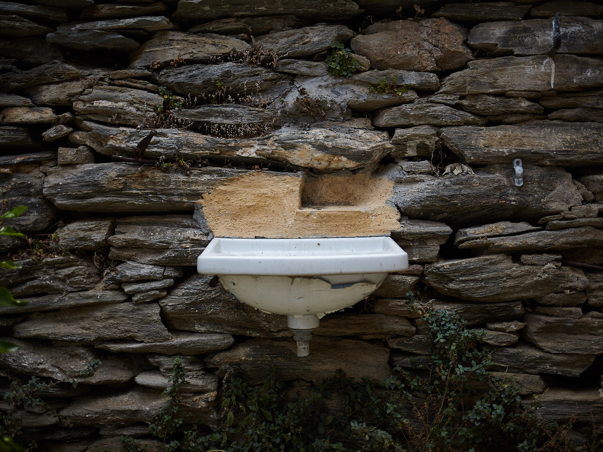 «Color Me Beautiful»: Ένα φωτογραφικό οδοιπορικό στο οικείο όσο και αλλόκοτο της ελληνικής επαρχίας