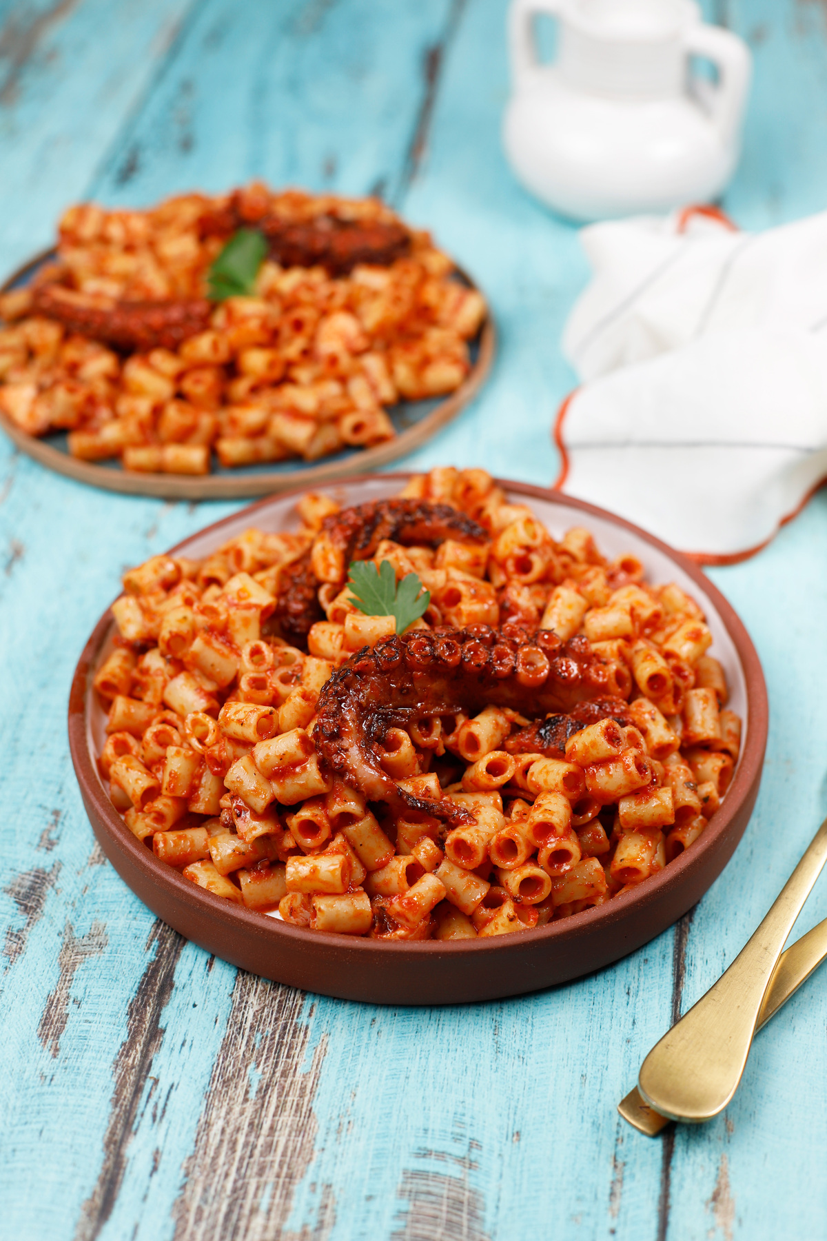 Χταπόδι με κοφτό μακαρονάκι: Παραδοσιακή συνταγή με γεύση νηστείας