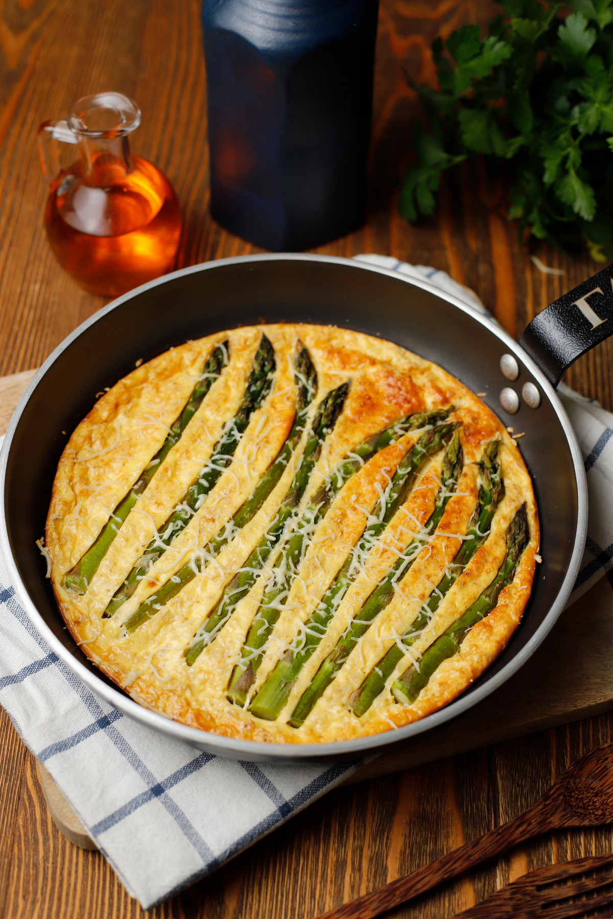 ομελέτα με σπαράγγια