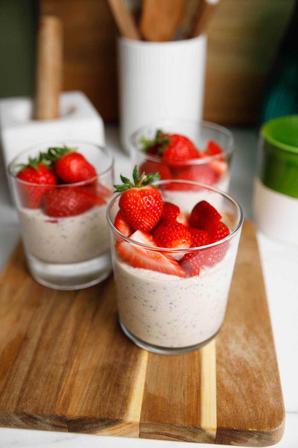 Ξεκίνα τη μέρα σου με αυτή την απίθανη πουτίγκα με σπόρους chia και μάνγκο