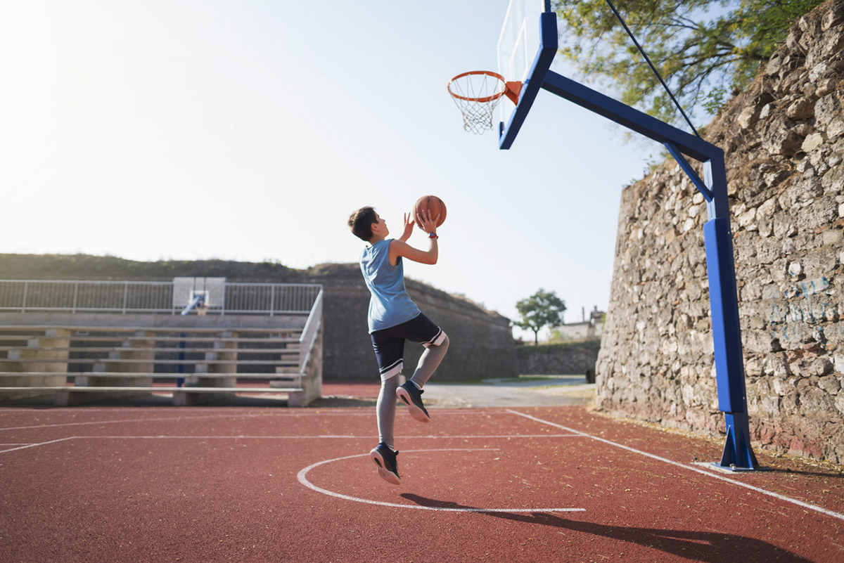 6 συμβουλές για να μη σε πονέσει η μέση σου όσο μεγαλώνεις