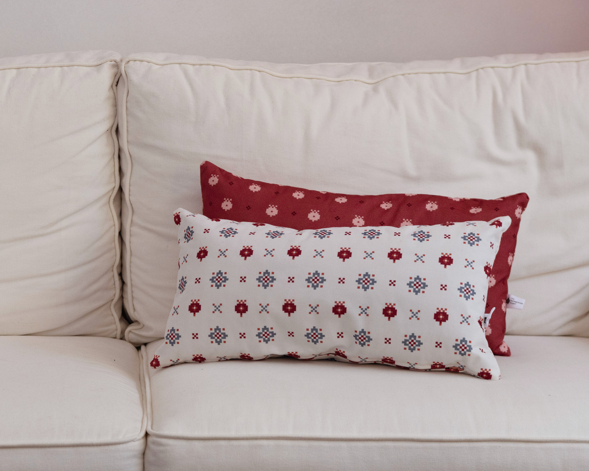 Στα υφάσματα του Pomegranate Project γυναίκες πρόσφυγες υφαίνουν την ελπίδα