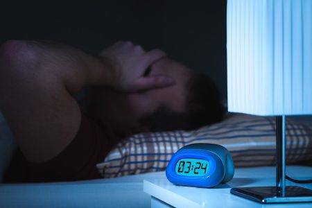 Γιατί ο εγκέφαλός σου σε ξυπνάει στις 3 το πρωί;