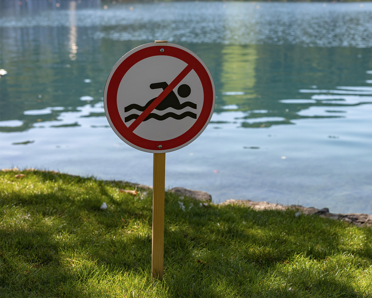 Πόσο ασφαλής είναι μια βουτιά στη λίμνη;