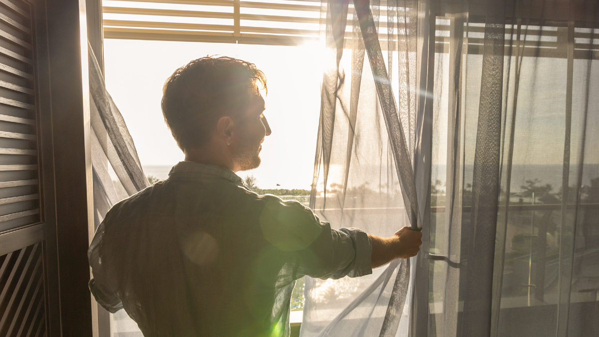 Πώς να κρατήσεις το σπίτι δροσερό όταν κοπεί το ρεύμα