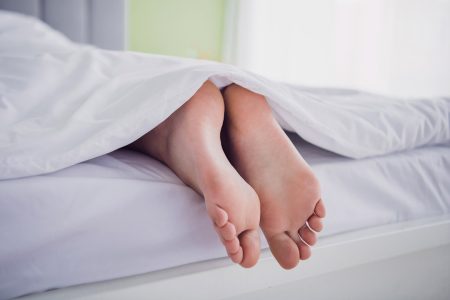 4 αιτίες που μπορεί να κρύβονται πίσω από τον πόνο στο πέλμα σου