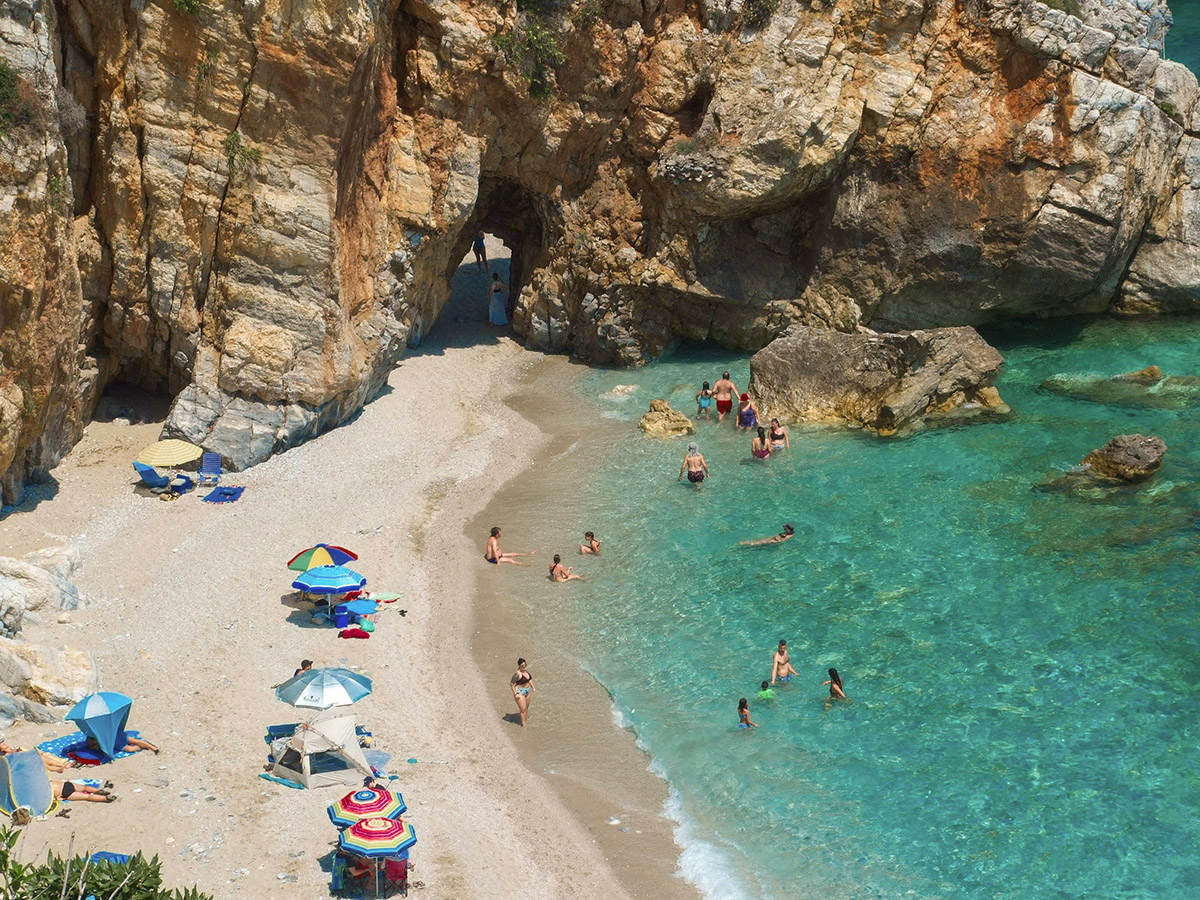 Πόσα λεπτά στη θάλασσα χρειάζονται για να δροσιστείς όταν έχει καύσωνα;