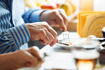 Τι να τρως για γερό μυαλό μέχρι τα βαθιά γεράματα 
