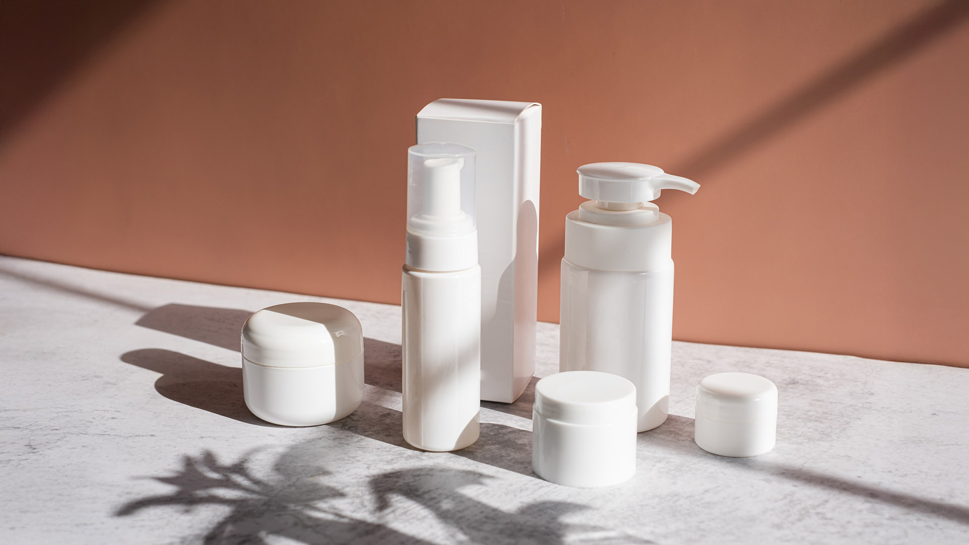 το νεσεσέρ της ώριμης επιδερμίδας