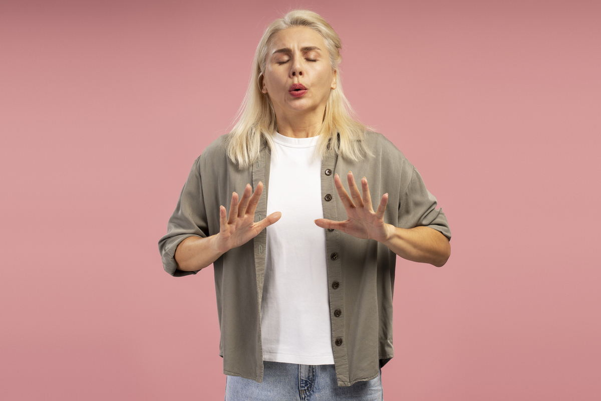 2 ασκήσεις για το πρωινό άγχος, από μια ειδικό στη θεραπεία τραύματος