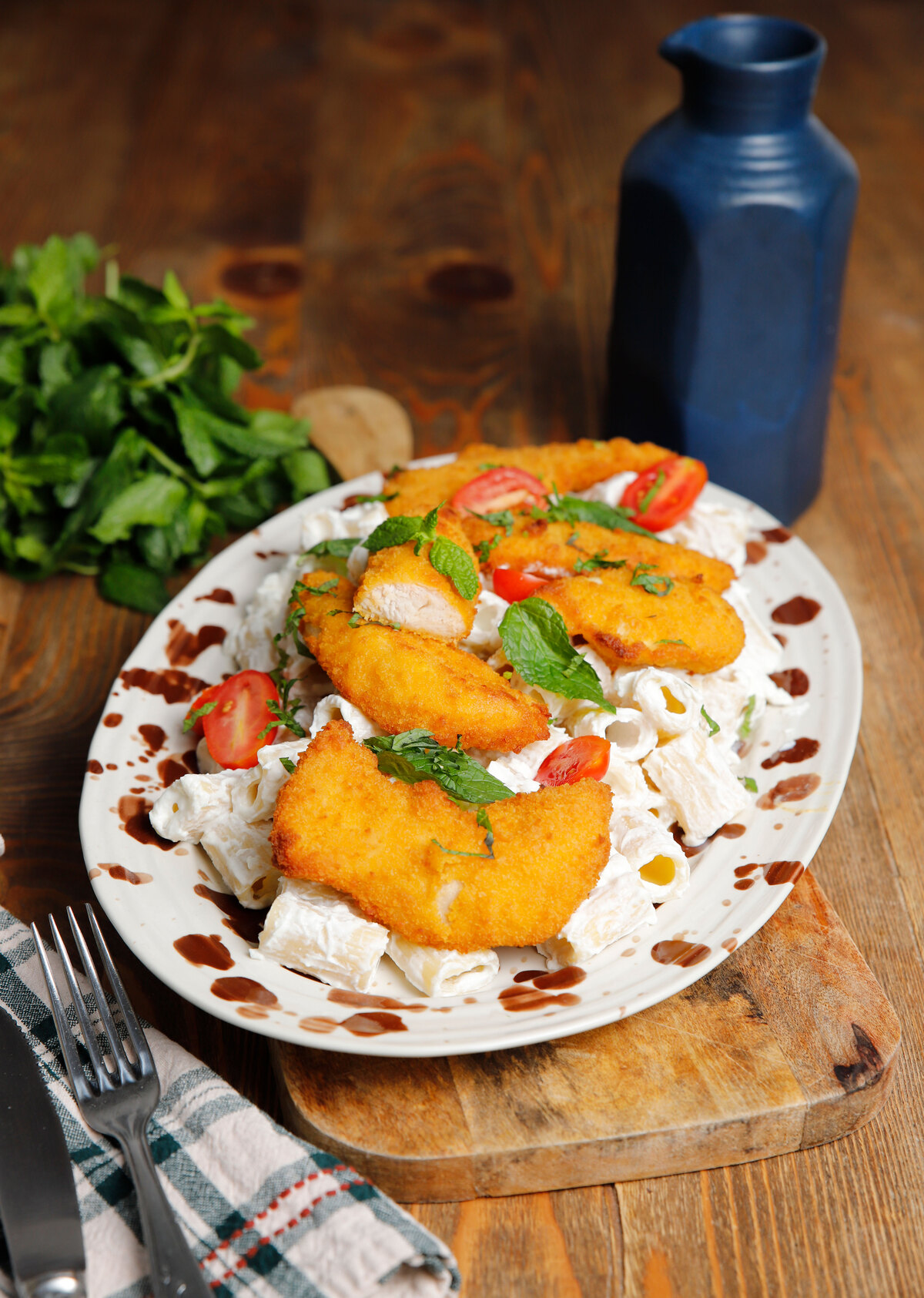 Πένες με κρεμώδη σάλτσα τυριού και τραγανό κοτόπουλο στο air fryer