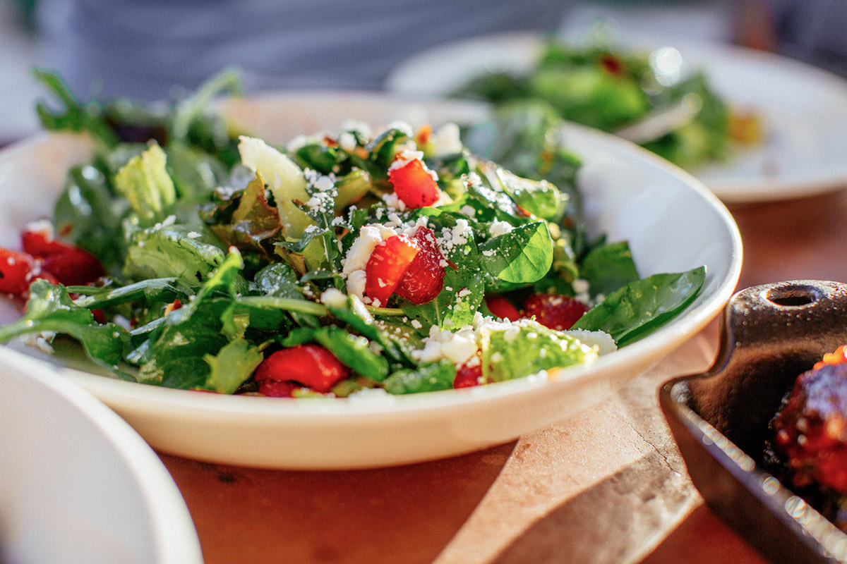 Ποια μικρή διατροφική αλλαγή μέσα στη μέρα θα σε βοηθήσει να κοιμάσαι καλύτερα;