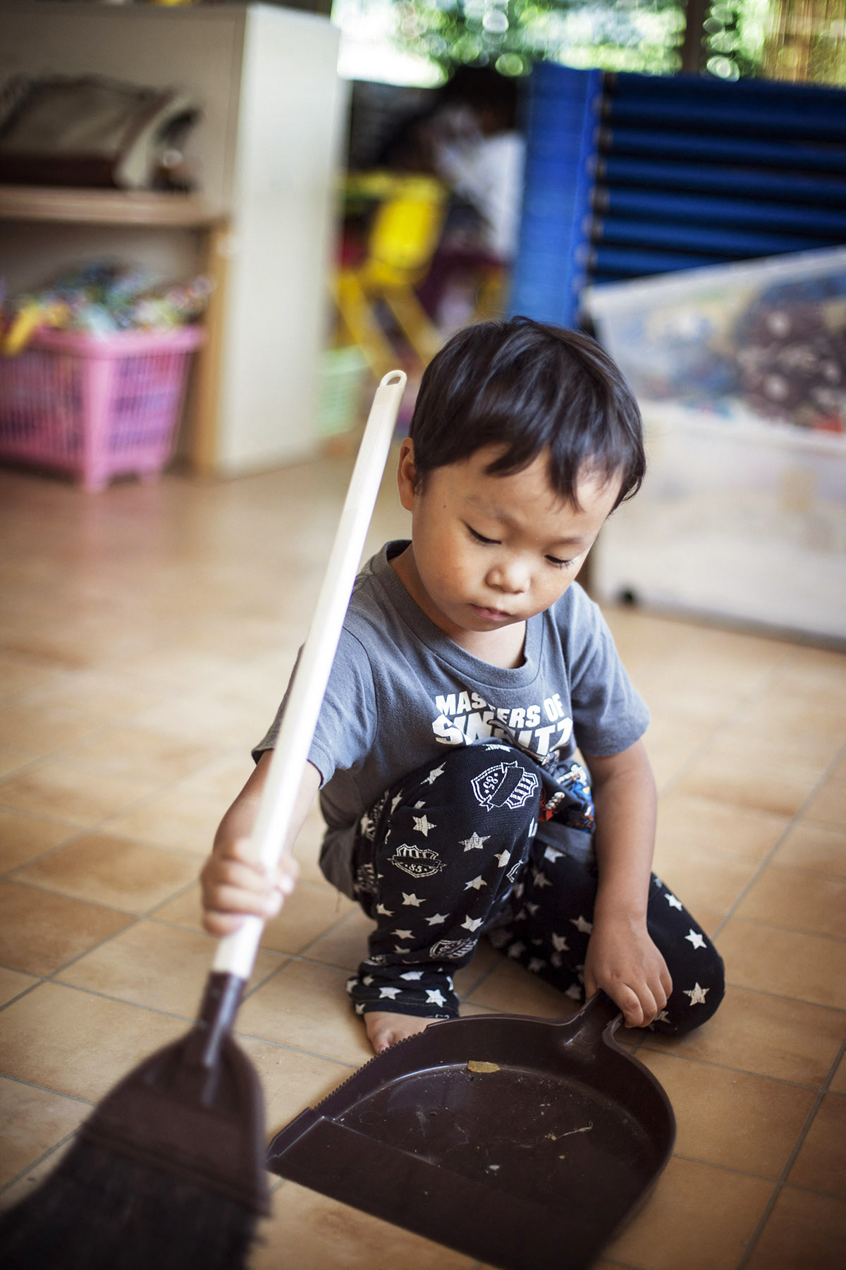 Γιατί τα παιδιά στην Ιαπωνία καθαρίζουν τα σχολεία τους;