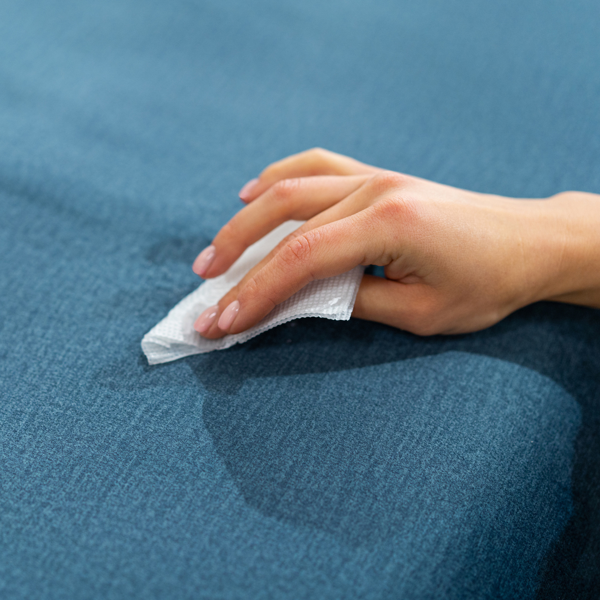 6 απρόσμενες χρήσεις του σαμπουάν που δεν έχουν σχέση με τα μαλλιά σου