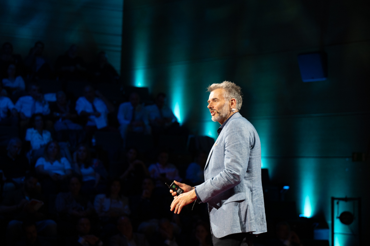 Το ευ ζην της μακροζωίας και ένα νέο αφήγημα για τη γήρανση