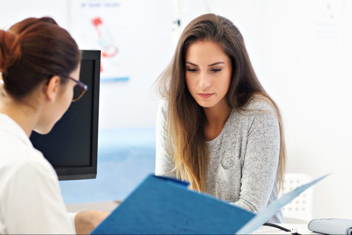 «Η ασθένειά σου δεν είναι τιμωρία»: Αυτός ο γιατρός ζητά να τον ακούσεις