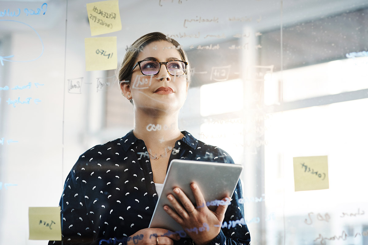 Εργαζόμενοι και ΑΙ: Ποιοι θα επιβιώσουν στη σύγχρονη αγορά εργασίας