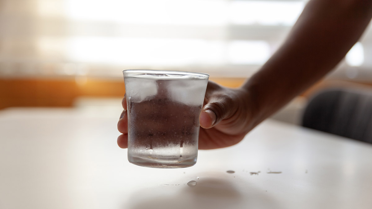 Διψάς συνέχεια για παγωμένο νερό; Ίσως φταίει μια «άγνωστη» διαταραχή