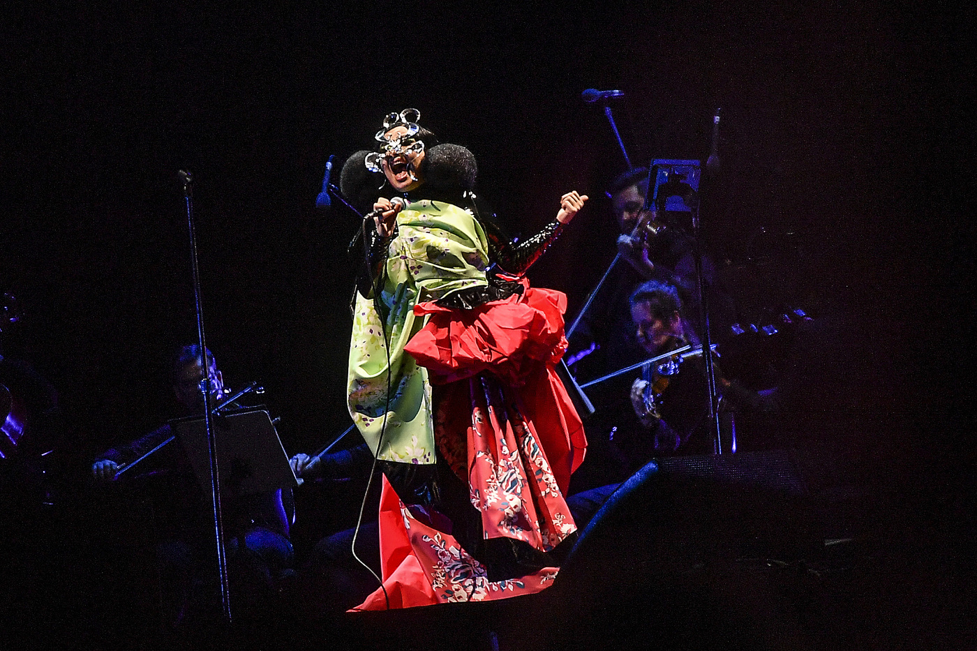 Πώς η Lily Allen σπάει τα ταμπού γύρω από τον γυναικείο χωρισμό