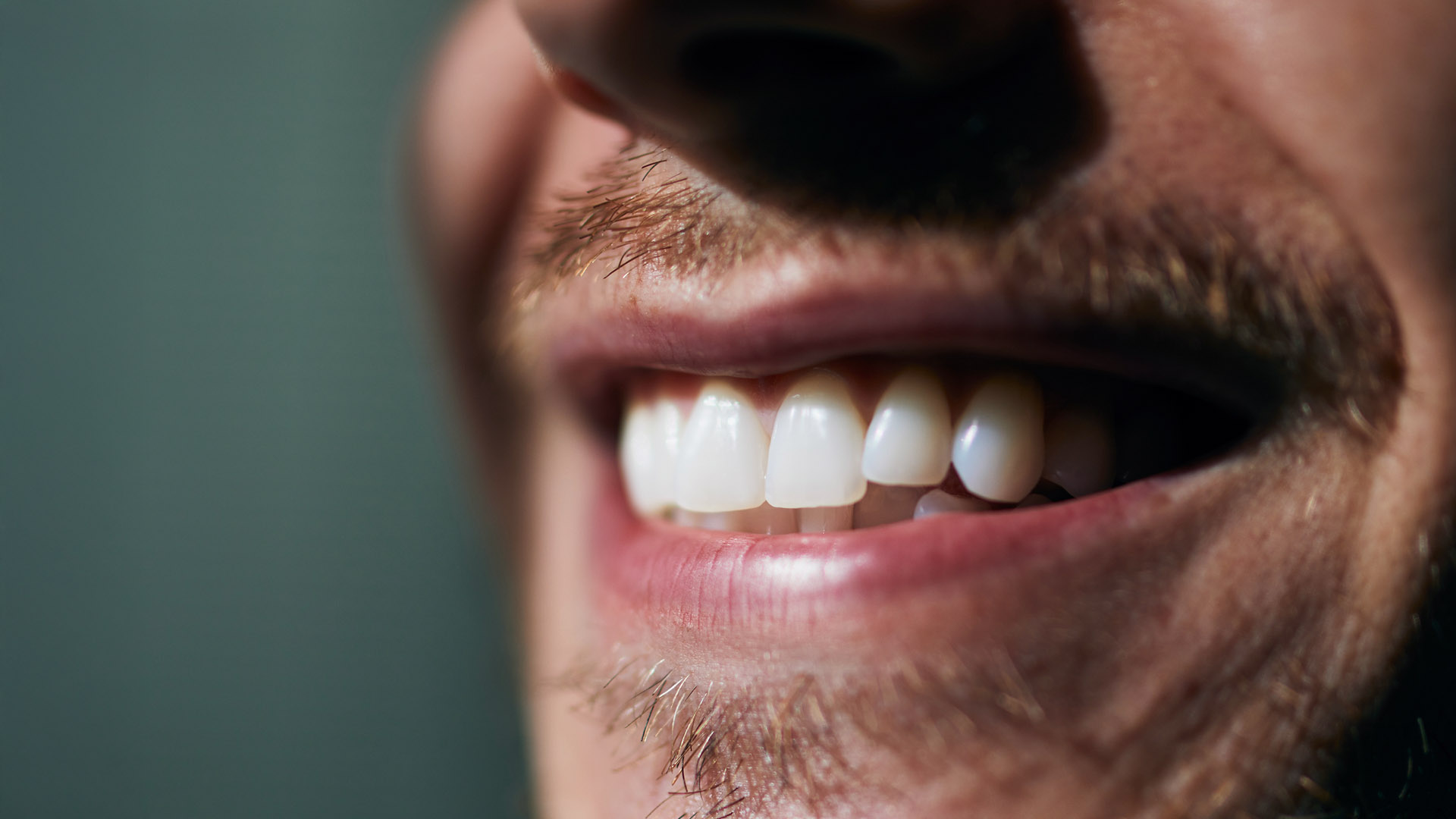 Νέο τζελ αναγεννά φυσικά το σμάλτο και βάζει τέλος στην τερηδόνα