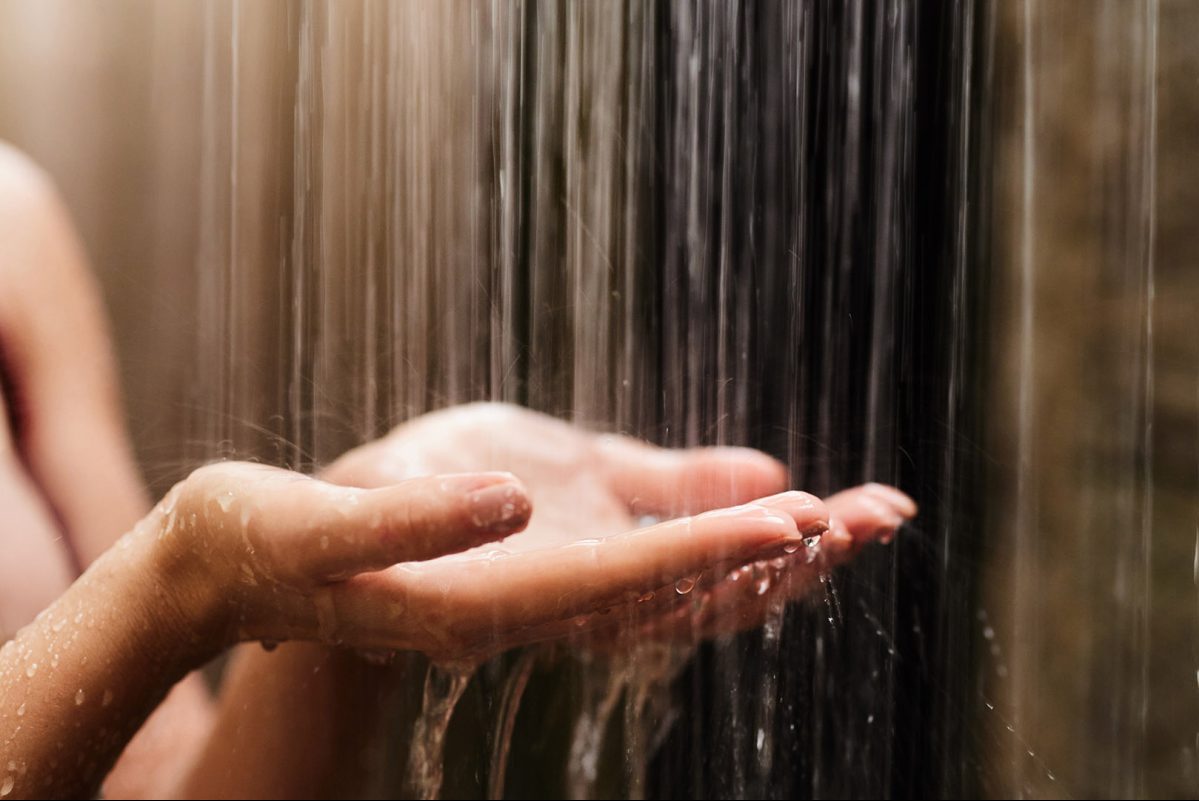 Πώς αλλάζει η επιδερμίδα το φθινόπωρο και τι χρειάζεται στο ντους σου