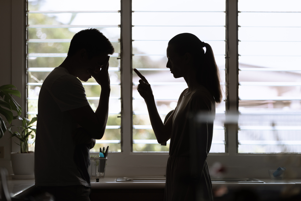 Η έκφραση προσώπου που προδίδει ότι ένα ζευγάρι κατά 93,6% θα χωρίσει, σύμφωνα με ειδικό