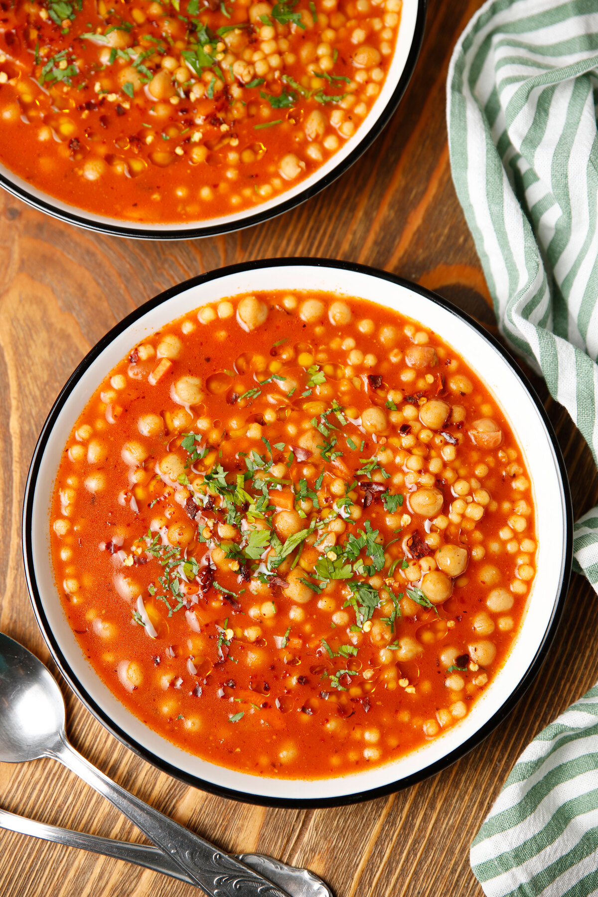 Συνταγή για σούπα με ρεβίθια και κουσκούς