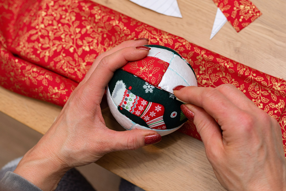 Χριστουγεννιάτικο Decluttering: Τι να κάνεις με τα φθαρμένα στολίδια σου