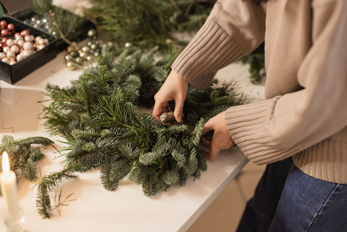 Χριστουγεννιάτικο Decluttering: Τι να κάνεις με τα φθαρμένα στολίδια σου