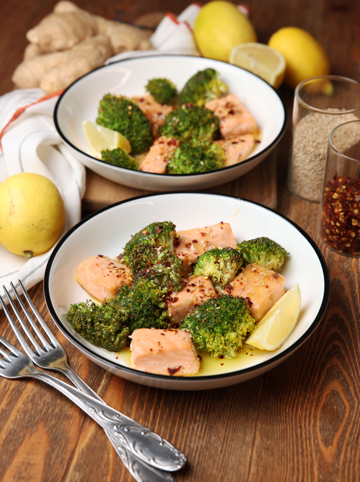 σολομός με μπρόκολο