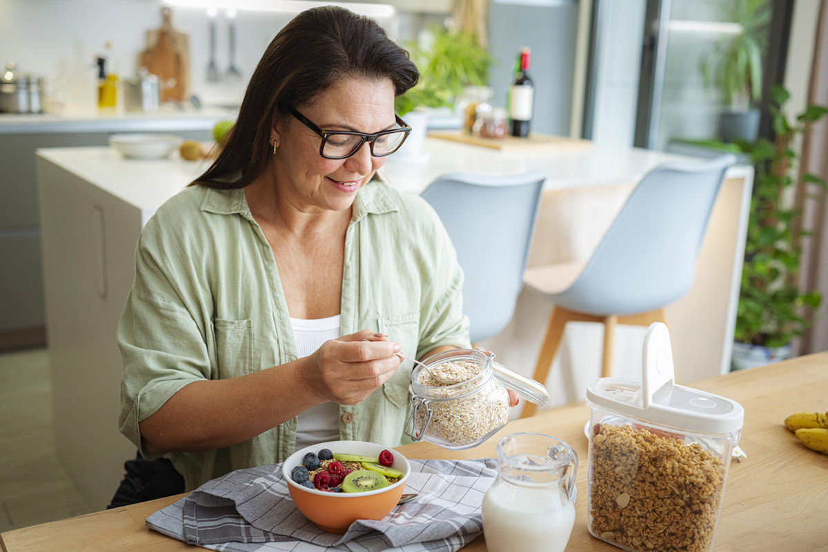 Υπάρχει μια δίαιτα που θα κάνει τον εγκέφαλό σου 7 χρόνια νεότερο