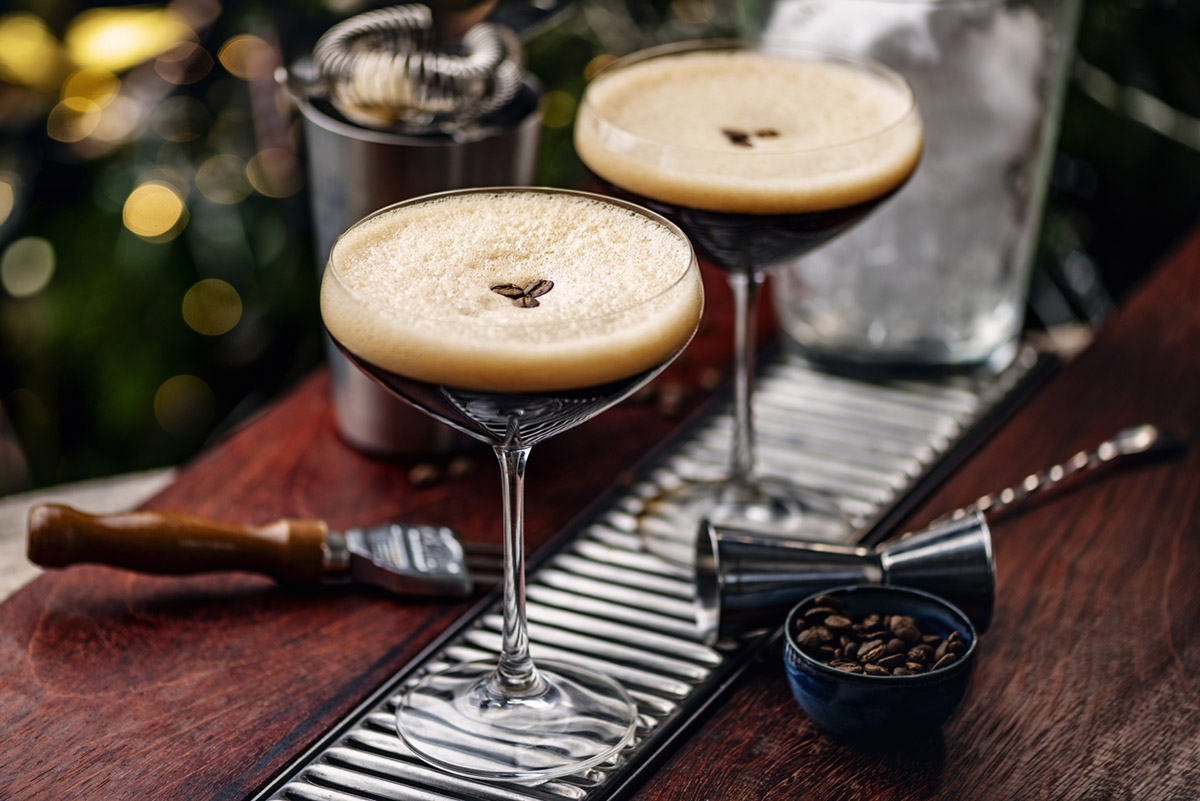 Τι λένε οι bartender και οι επιστήμονες για το ποτό που πίνεις